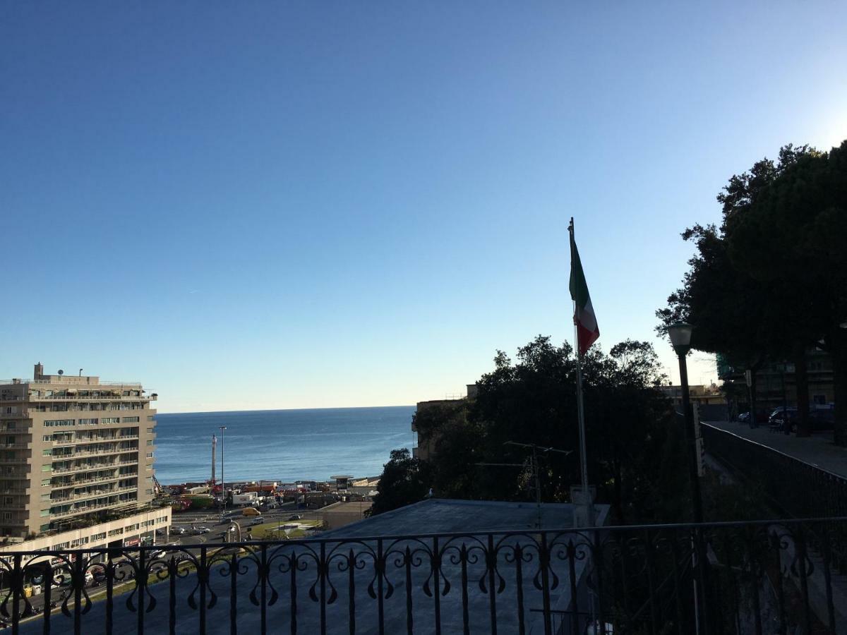 Finestra Su Genova Génova Exterior foto