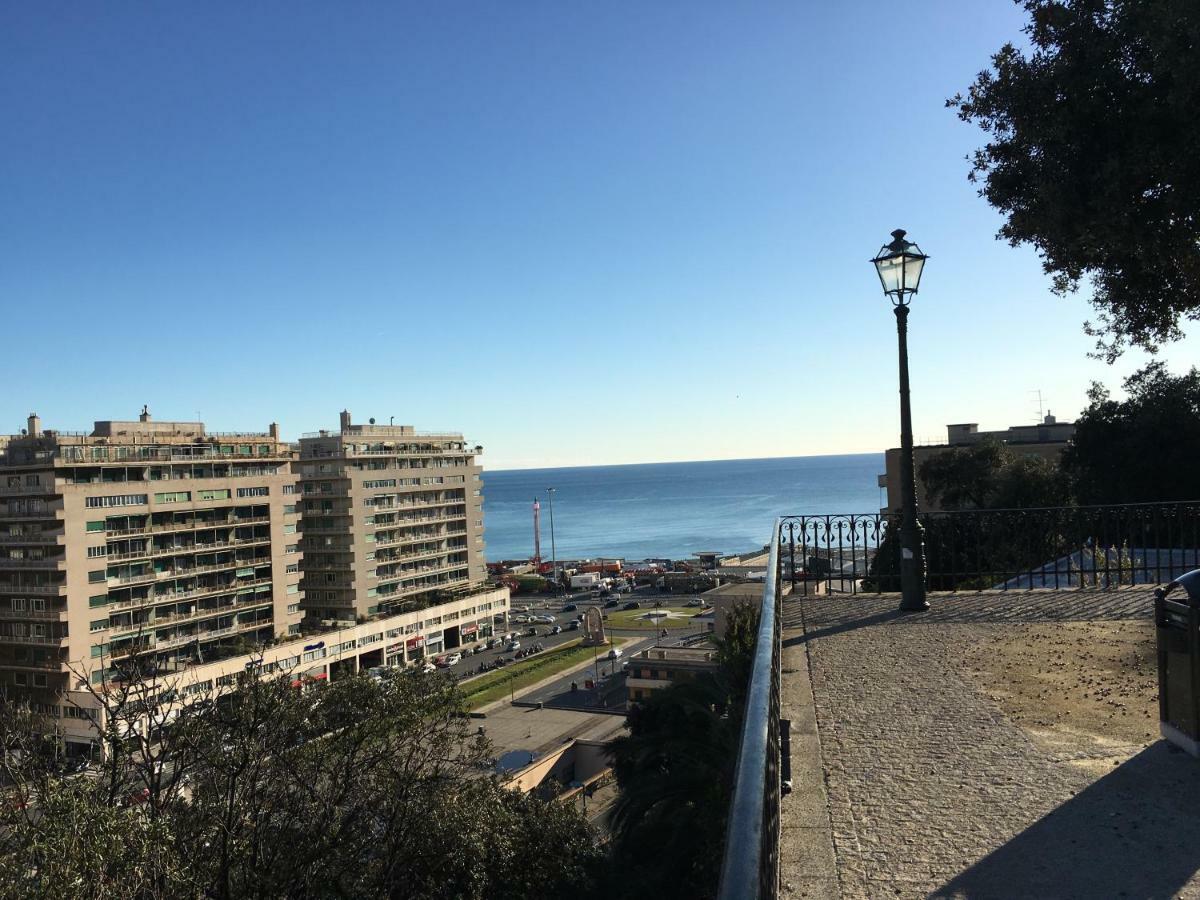 Finestra Su Genova Génova Exterior foto
