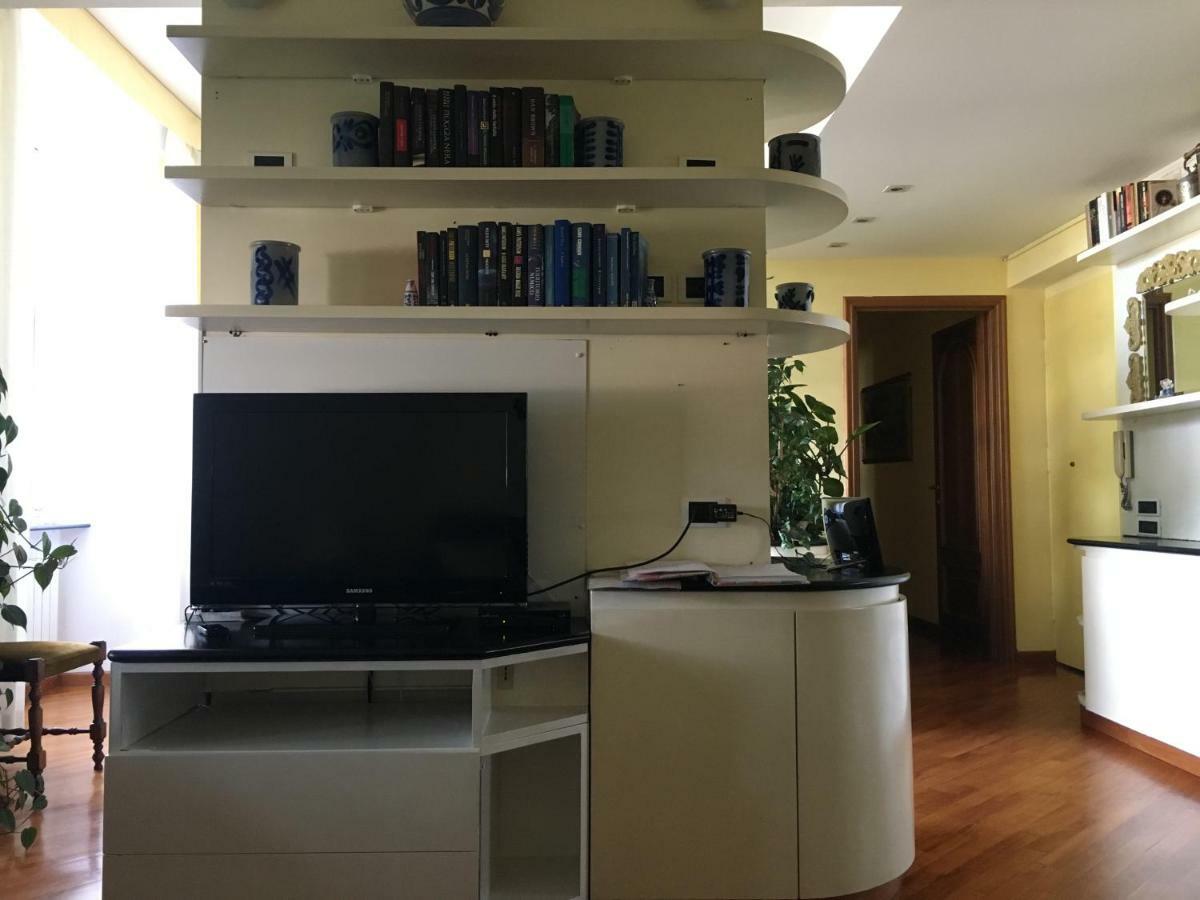 Finestra Su Genova Génova Exterior foto