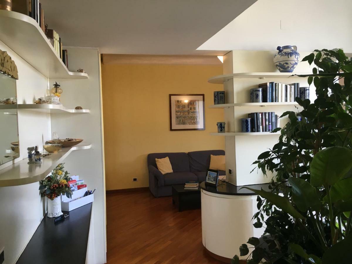 Finestra Su Genova Génova Exterior foto