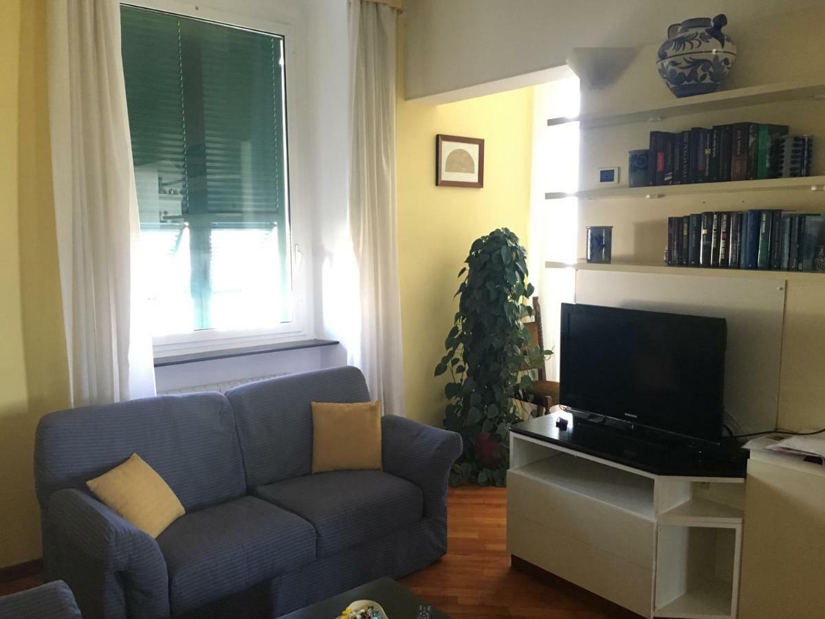 Finestra Su Genova Génova Exterior foto